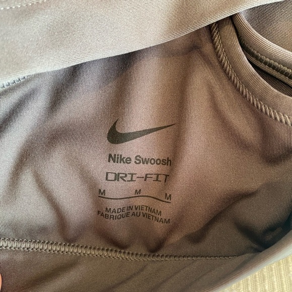 Nike Medium Support Padded Sports Bra size medium - Picture 4 of 4